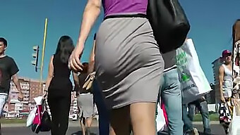 Sexy Girls Walking And Shaking Their Big Asses In The Street