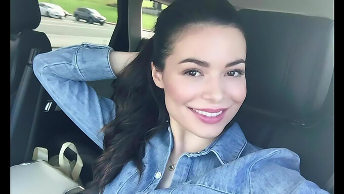 Uitați-vă la Miranda Cosgrove cum se masturbează într-un videoclip Instagram