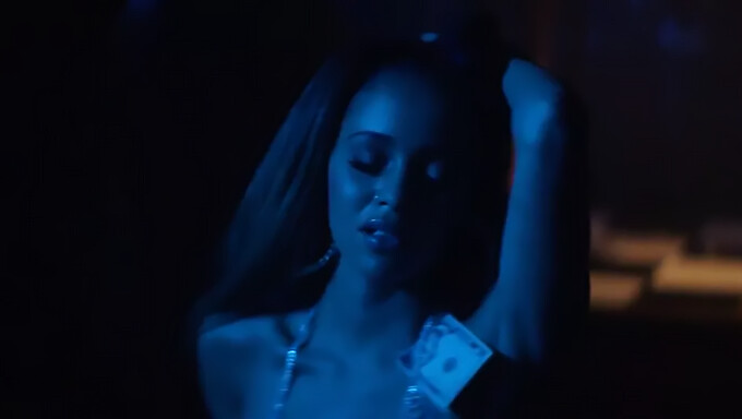 Keke Palmer in Vanessa Morgan se zapleteta v vročo skupinsko seks sceno