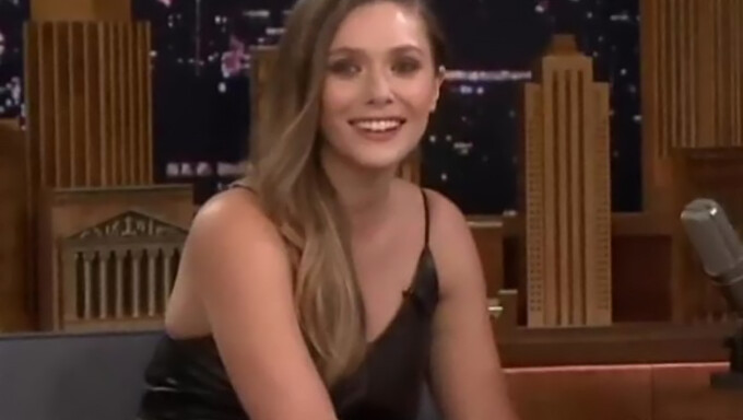 ดาราสาวสุดเซ็กซี่ Elizabeth Olsen โชว์สุดเร่าร้อน