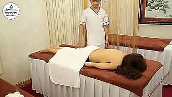 Massage Cơ Thể Đồng Tính Nữ Dẫn Đến Khoái Cảm Hậu Môn