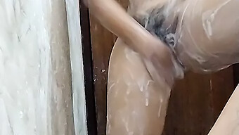 Il Mio Ragazzo Mi Ha Sorpreso Nudo In Bagno E Mi Ha Dato Una Profonda Gola Profonda