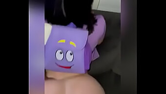 A Beleza Latina De Dora É Revelada Em Um Vídeo Pornô Anal Intenso