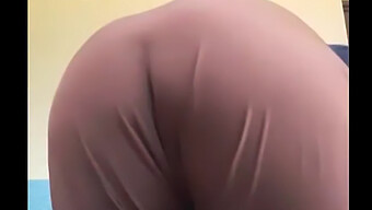 Voluptuous African-American Woman Showcases Her Ample Posterior